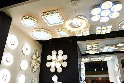 Commercial lighting fixtures