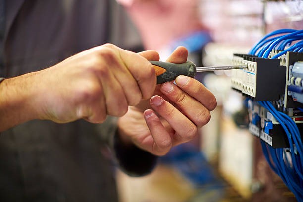 Hire Electrician in Nixa, MO
